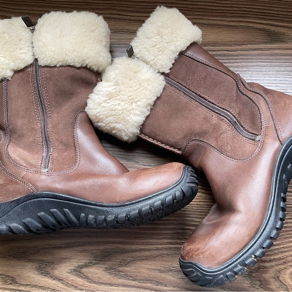 UGG Bandon Gore-Tex Leather and Vibram Soles Boots size 7 - Picture 9 of 9